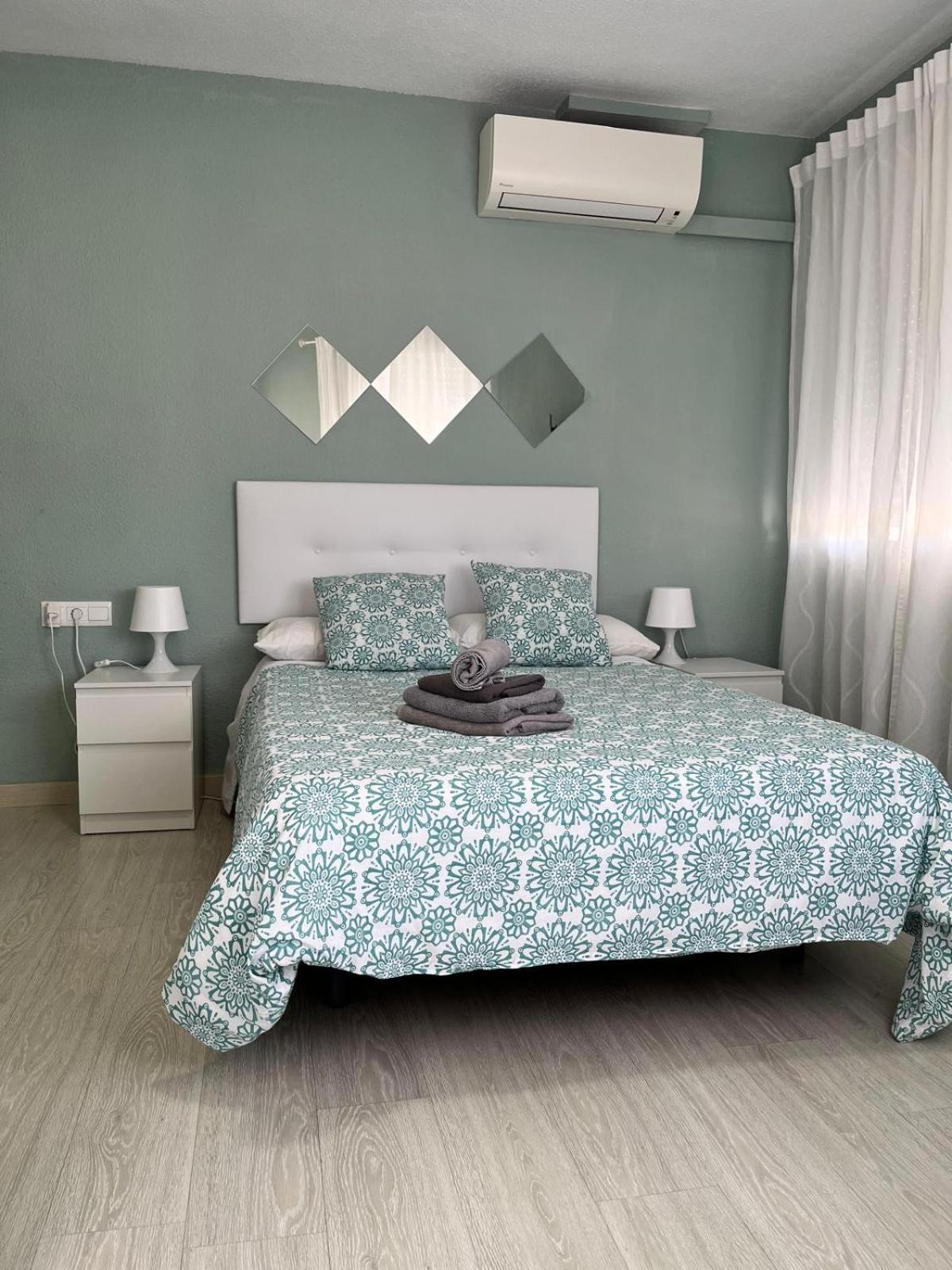Apartament Patrocinio Malaga Zewnętrze zdjęcie